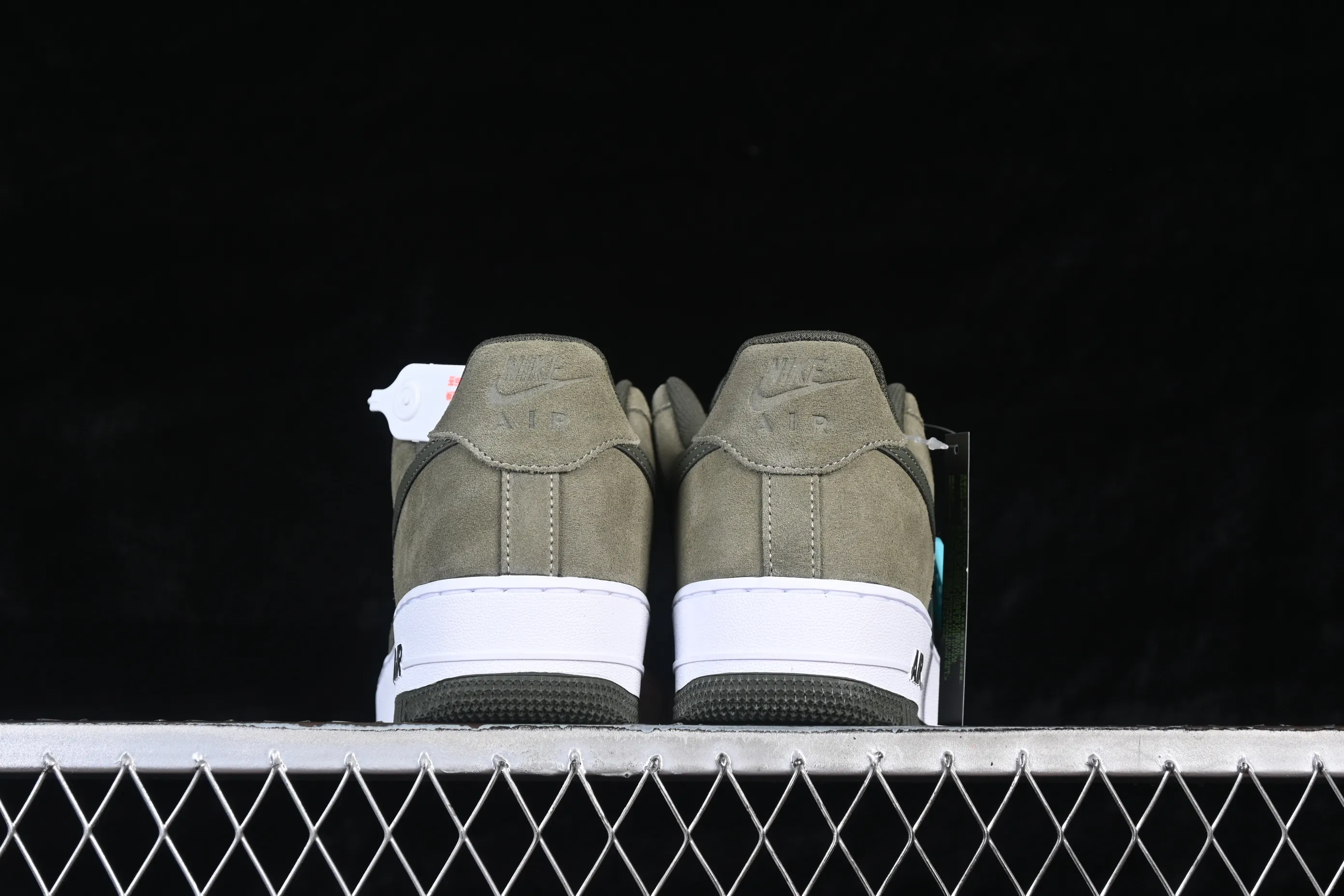All categories Nk Air Force 1 Air Force series Nk Air Force 1 Low Air Force low-top Nike Air Force 1'07 Low Air Force 1 low-top casual sneakers IB6388-200